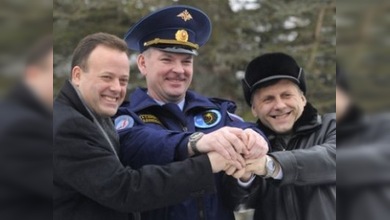 La nueva tripulación de la EEI se dirige a Baikonur