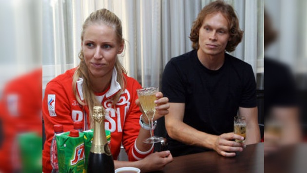 Las estrellas rusas del deporte, Deméntieva y Afinoguénov, se dan el 'sí quiero' en Moscú