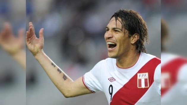 El peruano Paolo Guerrero, máximo goleador de la Copa América