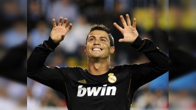Ronaldo se mete un 'autogol': envía a su novia fotos de una fan semidesnuda por error