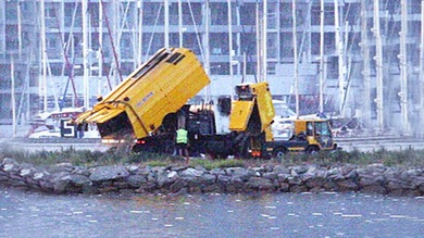 Gibraltar vierte basura al mar cerca de sus costas