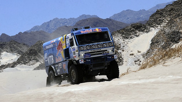 Fotos: Los rusos de Kamaz, entre los 10 mejores de la primera etapa del rally Dakar