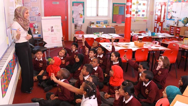 Un colegio inglés enseña a sus alumnos que “las occidentales son prostitutas"