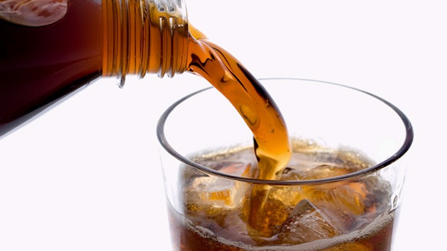 EE.UU.: Matan a su hija haciéndola beber una enorme cantidad de refresco