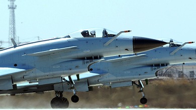 China crea una zona de defensa aérea sobre el área de las islas en disputa con Japón