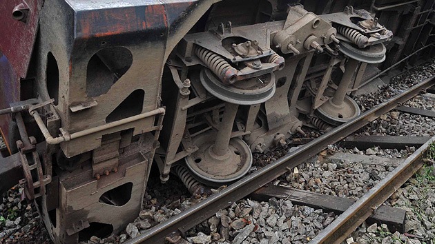 Birmania: decenas de muertos y heridos al descarrilar un tren cisterna