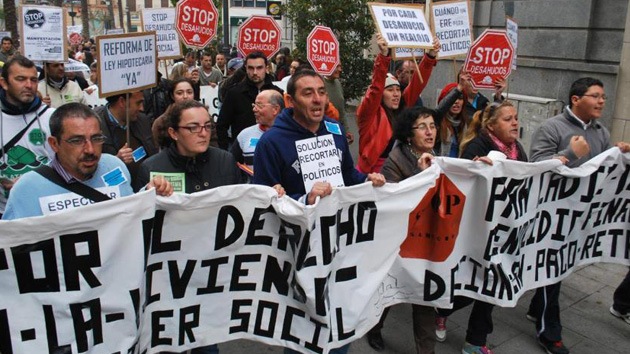 España: Miles de personas protagonizan una manifestación en la Bahía de Cádiz