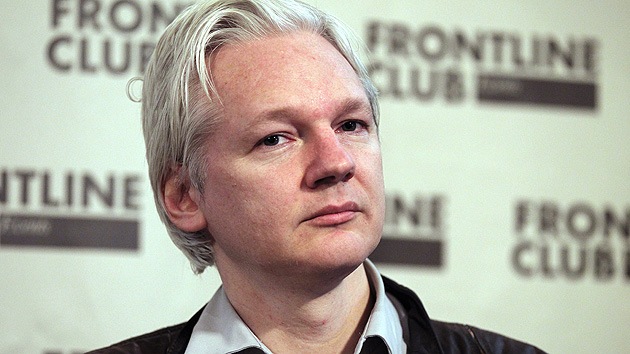 Un tribunal de Estocolmo confirma la orden de arresto contra Julian Assange