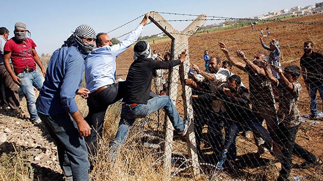 ¿Caballo de Troya islamista?: Terroristas del EI podrían llegar a Europa como refugiados