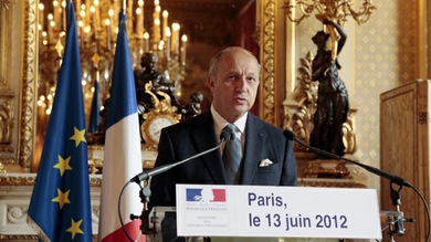 Francia no descarta la implementación de una zona de exclusión aérea en Siria