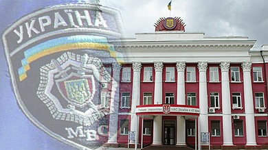Rusia: "Hombres armados de Kiev intentaron asaltar el Ministerio del Interior de Crimea"