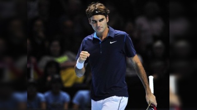 Federer barre a Nadal y es el primer semifinalista en la Copa de Maestros