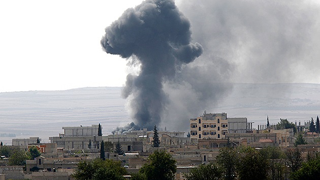 Video: El Estado Islámico iza su bandera en la ciudad estratégica de Kobani en Siria