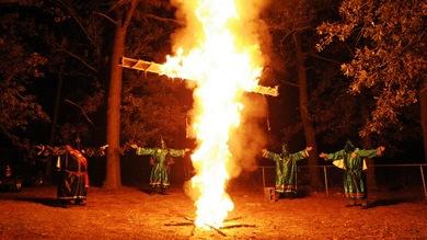 El Ku Klux Klan amenaza con usar fuerza letal contra los manifestantes de Ferguson