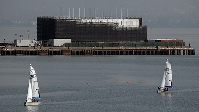 Sale a flote el secreto de la extraña barcaza de Google: Será un espacio interactivo