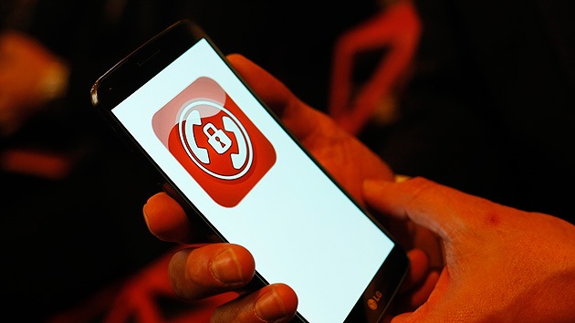Acusan a los federales de EE.UU. de encubrir el espionaje de la Policía a los teléfonos móviles