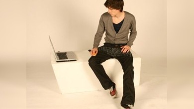 Cibermoda: un pantalón-teclado para los tecnoadictos