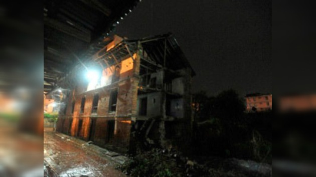 Un sismo de 6,8 grados sacude Nepal y el noroeste de la India