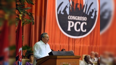 Cuba oficializa créditos al sector privado y eliminación de racionamiento