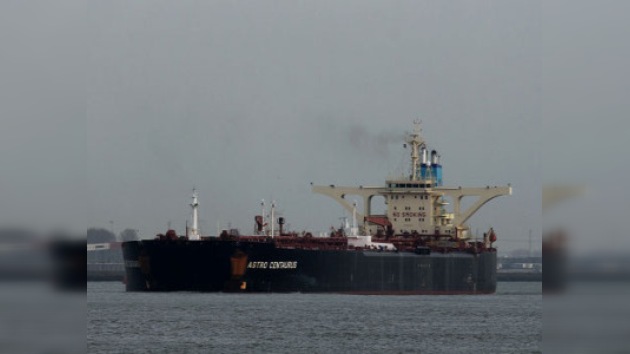 El secuestro de petrolero griego puede resultar una catástrofe ecológica