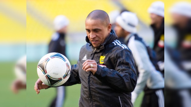 Roberto Carlos colgará los botines en un encuentro frente al Real Madrid