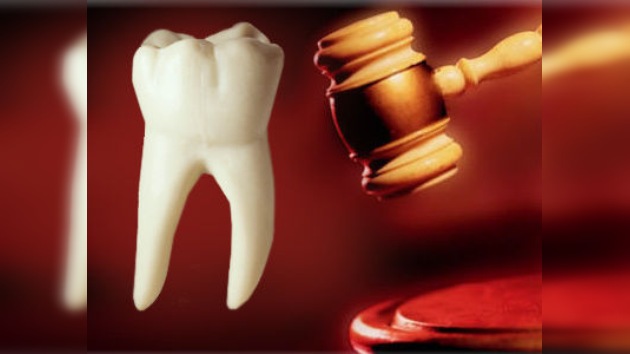 Un dentista pagó más de 30.000 dólares por un diente cariado de John Lennon
