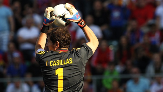 Casillas bate el récord de triunfos internacionales