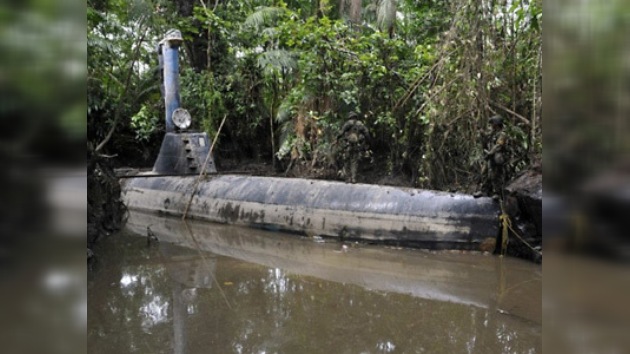 Descubren un 'narcosubmarino' en la selva colombiana