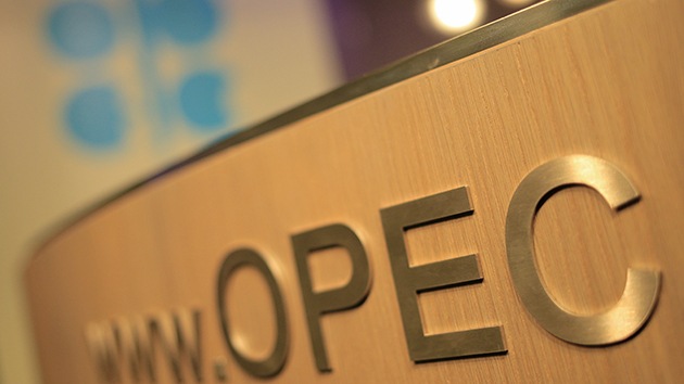¿Por qué la OPEP ha decidido no reducir la producción del petróleo?