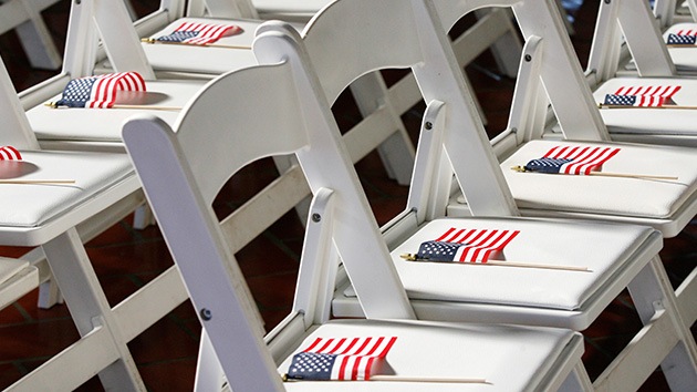 Una cantidad récord de estadounidenses renunciaron a su ciudadanía en 2013