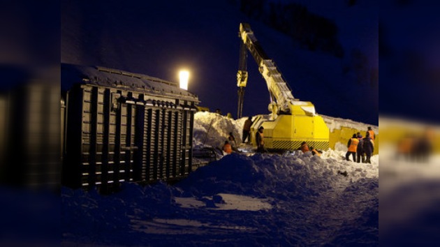 Rescatado de la nieve sin vida un trabajador en la isla de Sajalín