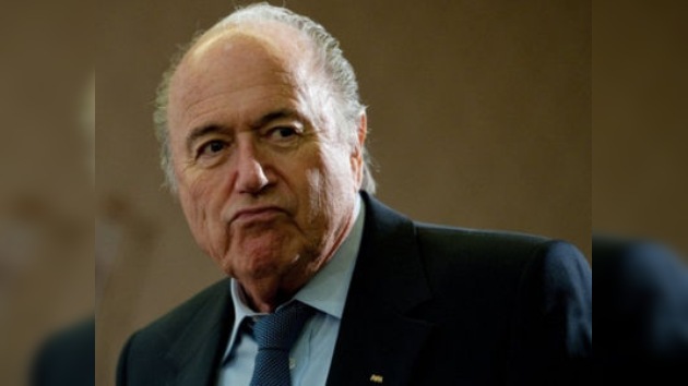 Bin Hammam pide que Blatter también sea investigado por corrupción
