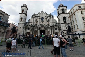 Un cantante ruso en la Plaza de La Habana