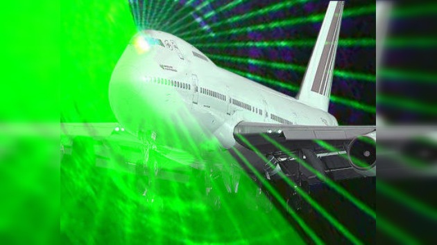 Aeropuerto ruso puesto en alerta por láser que cegó a pilotos