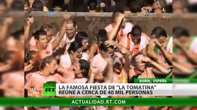 La tomatina tiñó de carmesí las calles de Buñol