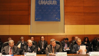 Unasur deja fuera a Paraguay