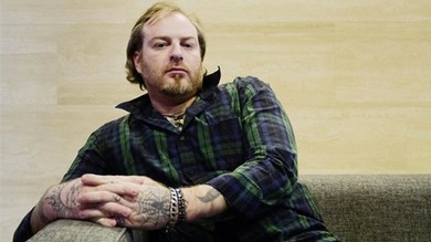 Un festival alemán de ópera pone el grito en el cielo por el tatuaje nazi de un cantor ruso