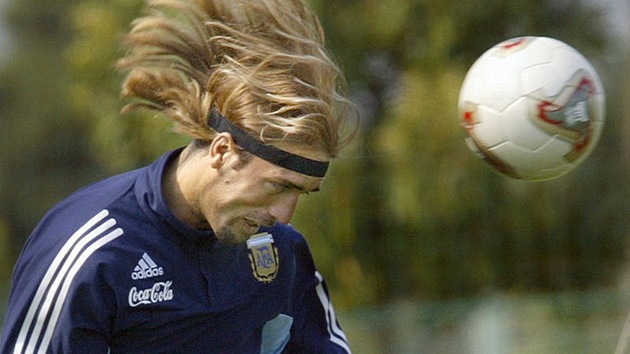 Intentan estafar a Batistuta con un autógrafo firmado en una hoja en blanco