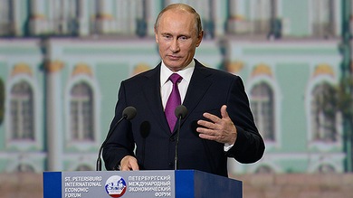 Putin: Occidente no puede explicar por qué apoya a las fuerzas vinculadas con Al Qaeda