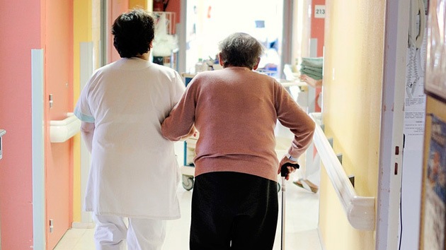 Un médico rechaza a una paciente judía de 90 años: "Vaya a Gaza y se le irá el dolor"