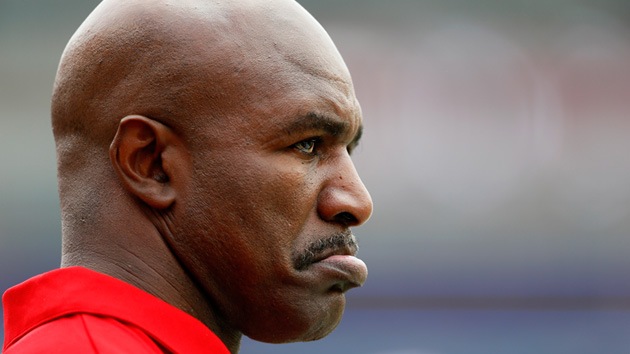 Subastan las reliquias de campeón de Evander Holyfield para pagar deudas