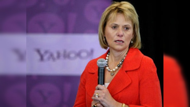 Yahoo reestructura su directiva despidiendo a su consejera delegada