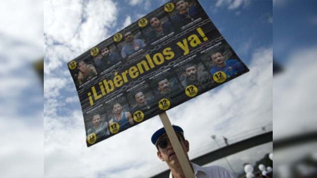 Las FARC liberarán a 3 policías en enero próximo