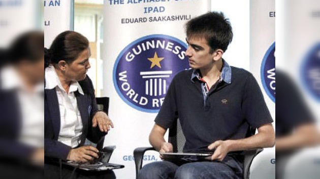 El hijo del presidente georgiano es el más rápido en apretar los botones de iPad