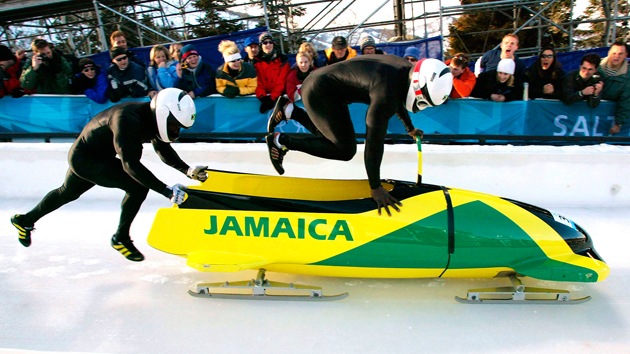 El equipo jamaiquino de bobsleigh pierde parte de su trineo de camino a Sochi