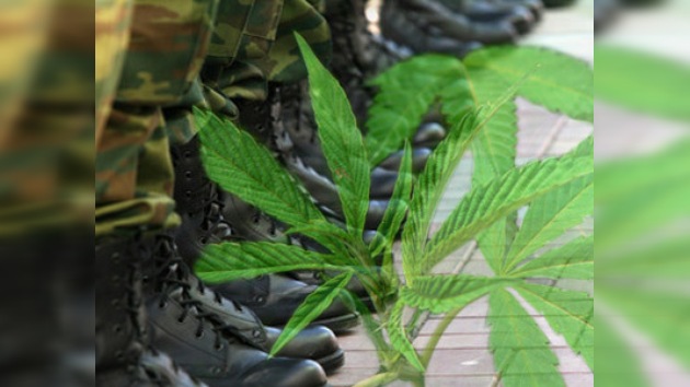 ¿No quieres hacer el servicio militar? ¡Fúmate un porro!