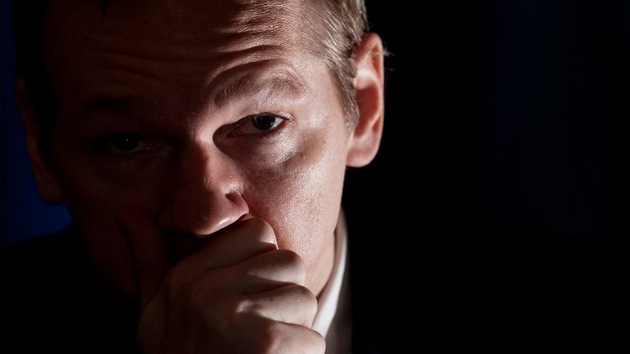 No encuentran ADN de Assange en un condón presentado por la acusación