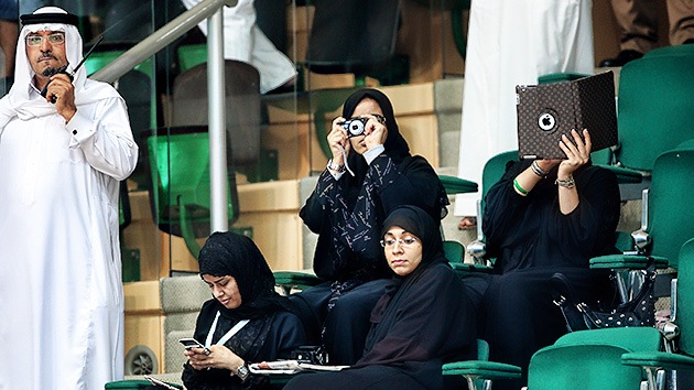 Arabia Saudita corta las alas a sus mujeres: no podrán viajar sin permiso de marido o tutor
