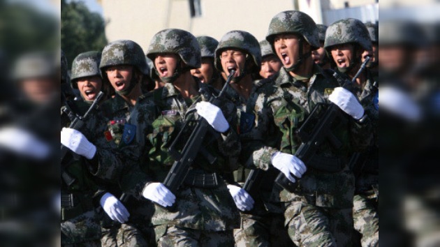 A los militares chinos les prohíben crear blogs y páginas web