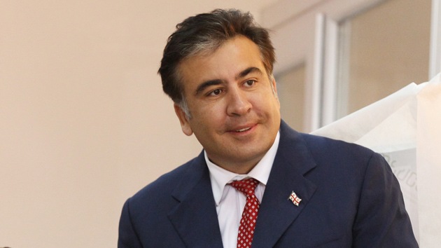 El presidente de Georgia se 'llena de botox' a costa del erario público